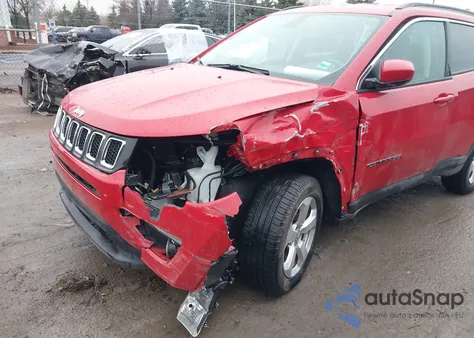 2019 Jeep Compass Latitude 4X4 z USA, uszkodzony, nr VIN 3C4NJDBB8KT641671